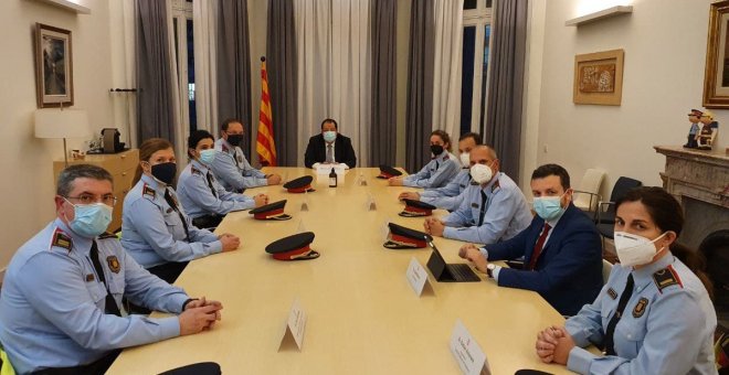 La nova cúpula dels Mossos agafa el comandament amb l’accent posat en la paritat però entre acusacions de "purga"