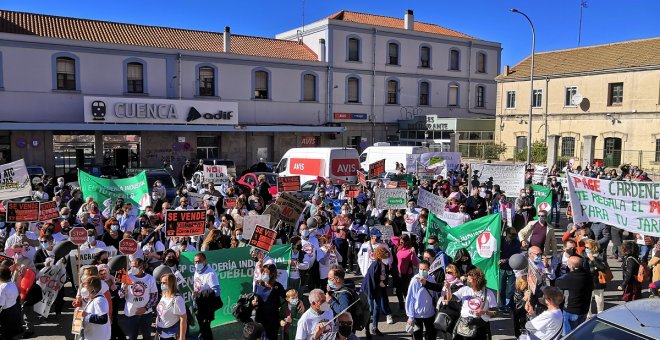 800 colectivos y 500 profesionales reclaman al Gobierno que ponga fin a la ganadería industrial