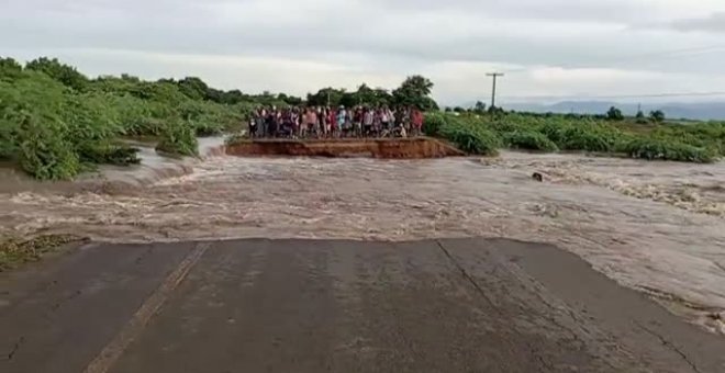 La tormena tropical Ana deja aislados a muchos vecinos de Malawi