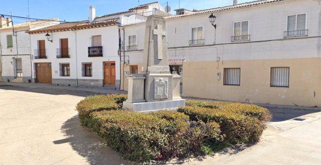 Santa Cruz de la Zarza acuerda retirar su cruz franquista de la vía pública con el voto en contra del PP