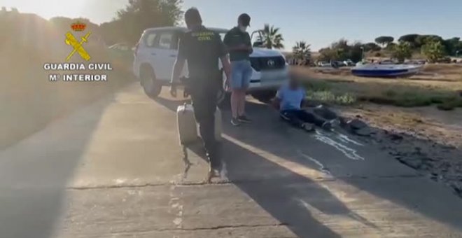 La Guardia Civil desmantela una red que introducía hachís en las costas de Andalucía