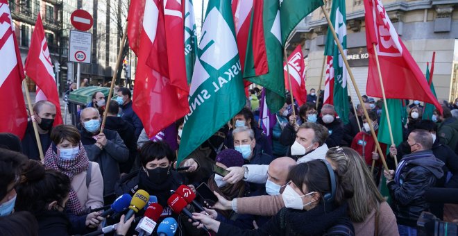 Miles de personas se manifiestan en Euskadi en contra de la reforma laboral