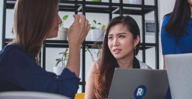 Si trabajas con una persona tóxica, estos trucos te salvarán