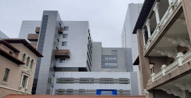 ATI critica la adjudicación "a dedo" de tres plazas en el servicio de Rayos de Valdecilla