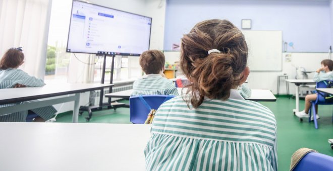 Los pediatras piden retirar las mascarillas en las aulas a partir de febrero