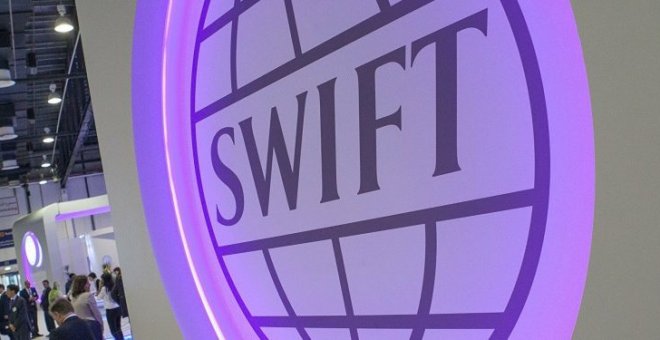 EEUU y la UE ultiman la lista de bancos de Rusia que serán desconectados de SWIFT