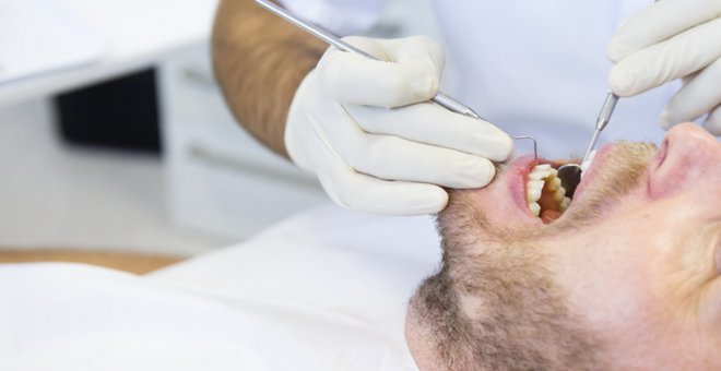 Un protésico dental que ejercía como odontólogo deberá pagar una multa de 8.100 euros