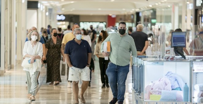 ¿Cuándo dejará de ser obligatoria en España la mascarilla en interiores?