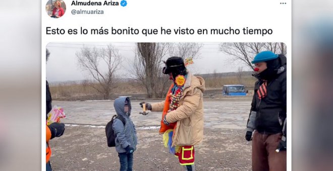 Las redes reaccionan al vídeo de un payaso haciendo reír a refugiados ucranianos: "No estoy llorando, es arena del Sáhara"