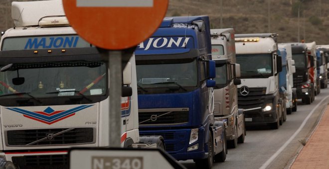 La industria láctea paraliza su actividad a partir de este jueves por el paro de transportistas