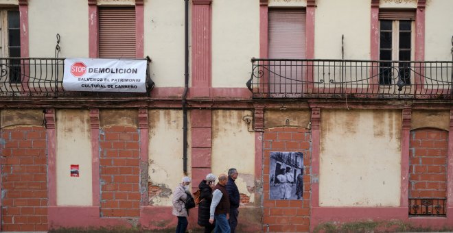 El PSOE, a favor y en contra de derribar un edificio histórico