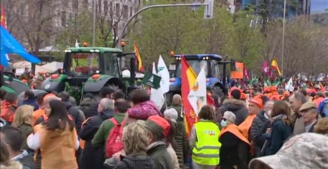 Protesta multitudinaria del mundo rural para pedir medidas urgentes contra la actual crisis