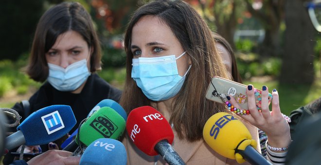 Ione Belarra visita a los menores ucranianos refugiados en Asturies