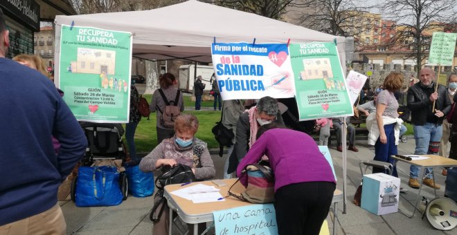 Xixón se moviliza por la sanidad pública