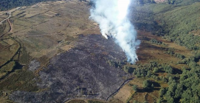 Cantabria tiene tres incendios activos en Ruesga, Miera y San Roque de Riomiera