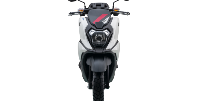 Esta es la Yamaha X-Force 125, un barato scooter híbrido con apariencia de trail