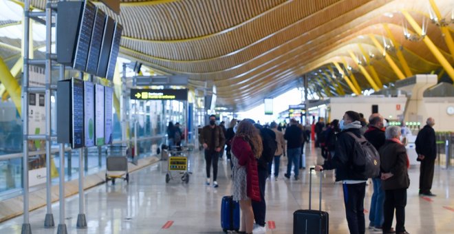 Un niño de tres años muere tras ser atropellado por un autobús de la EMT en el Aeropuerto Adolfo Suárez Barajas