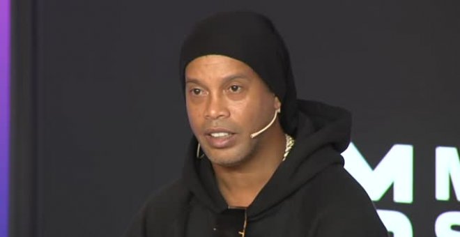 Ronaldinho sobre Pedri: "Puede marcar una época, lo está demostrando y espero que pueda marcar una época"