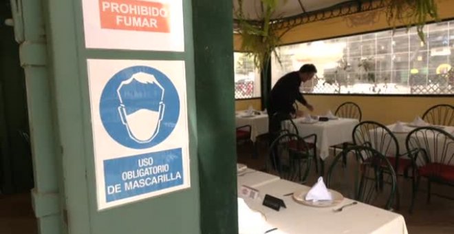 El fin de la mascarilla en interiores provoca opiniones encontradas