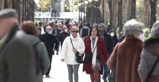 El Gobierno aprobará el 19 de abril el fin de la mascarilla en interiores, salvo hospitales y transporte público