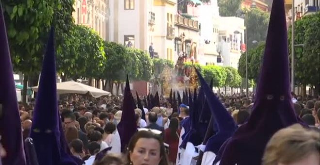 Juan Marín y Susana Díaz, de procesiones sin mascarilla