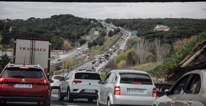 Segunda fase de la Semana Santa: atascos y retenciones a la salida de las grandes ciudades