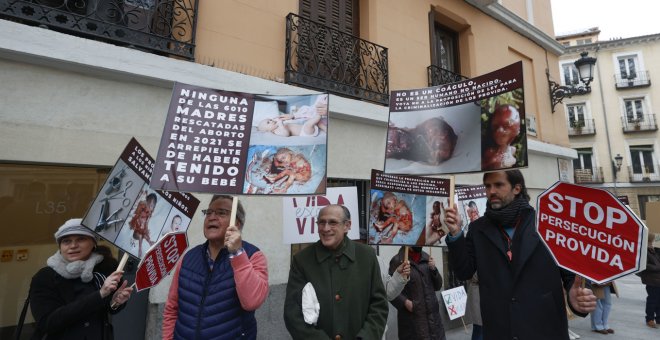 Acosar a mujeres en clínicas de aborto será delito a partir de este jueves