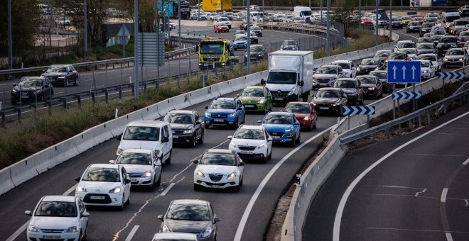 Varios accidentes y el regreso tras la Semana Santa complican el tráfico