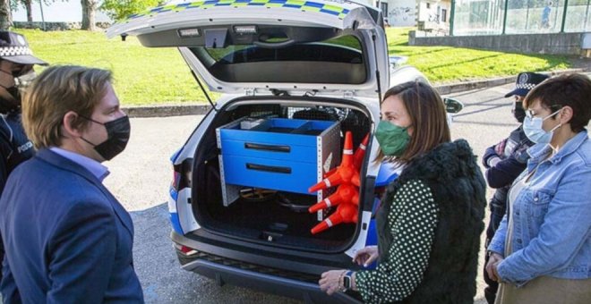 Un nuevo vehículo, nueva sede y más agentes para la Policía Local