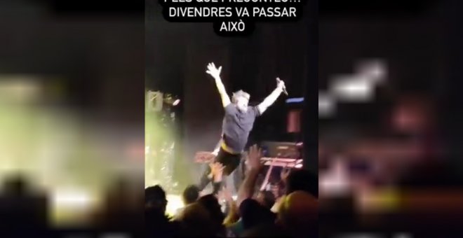 Un cantante se arroja al público en pleno concierto y el resultado es desastroso: "La cagada fue mía"