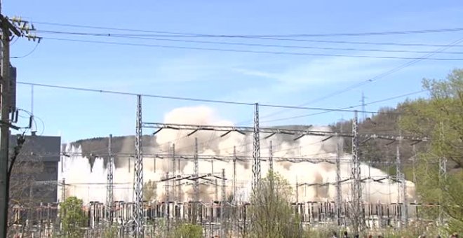 La Robla se despide de su central térmica, motor económico y viacrucis medioambiental