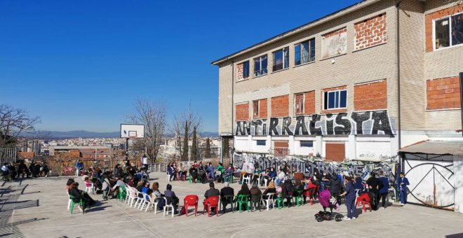 La Policía desaloja sin previo aviso el centro social okupado La Atalaya de Vallecas