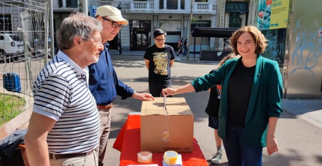 Celebran la consulta sobre monarquía o república:  "Tendríamos que tener el derecho a elegir"