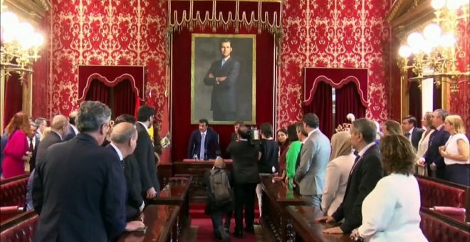 Almeida entrega la Llave de Oro al emir de Catar reivindicando las monarquías