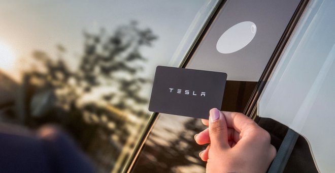 Un hacker muestra un punto débil en los Tesla y otros coches eléctricos