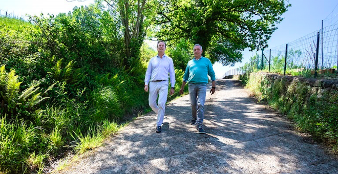 Los caminos rurales de Grajales y Raicedo en Arenas de Iguña ya lucen su mejora