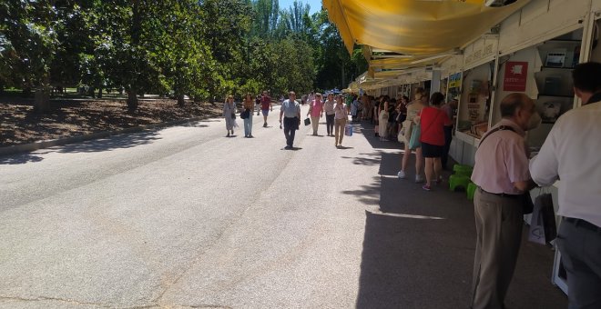 "Buenas perspectivas" y "muchísimas ganas" en la primera Feria del Libro de Madrid libre de mascarillas y restricciones