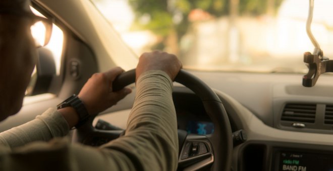 Estos son los documentos que debes llevar en tu coche si no quieres ser multado