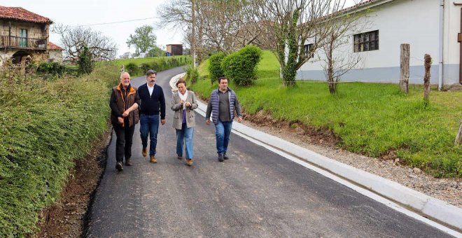 El Ayuntamiento mejora la accesibilidad y seguridad en el vial del lavadero de Rioturbio