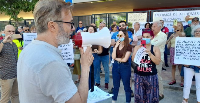 El Padre Ángel continuará al frente de una residencia tras la negativa de Madrid a rescindir el contrato pese a las quejas