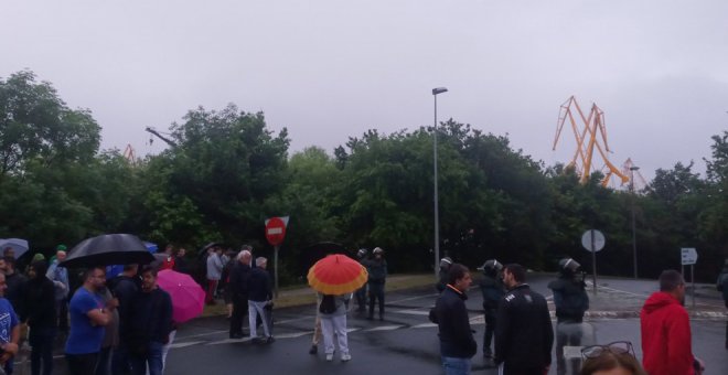 Enfrentamientos entre trabajadores y antidisturbios en Astander en el octavo día de huelga