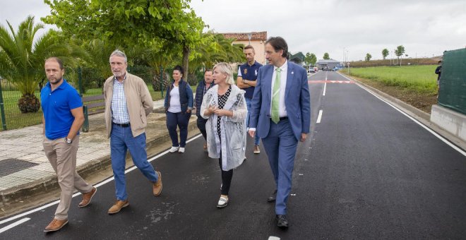 Ejecutado un nuevo vial que mejora el acceso al polideportivo de Requejada