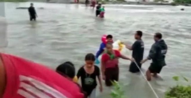 Fallecen 55 personas en India y Bangladesh por las intensas lluvias