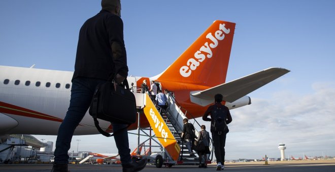 Los tripulantes de cabina de EasyJet, convocados a una huelga de nueve días en julio