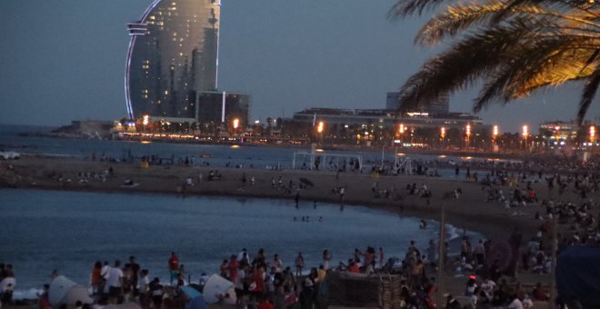 Barcelona desallotjarà a les 6:30 h les platges per Sant Joan