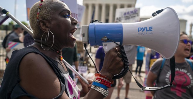 Multitudinaria manifestación frente al Tribunal Supremo de EEUU contra la decisión de revocar el derecho al aborto