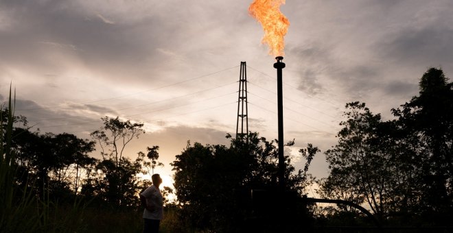 Este es el tratado que blinda a las compañías energéticas para seguir dando la espalda a la crisis climática