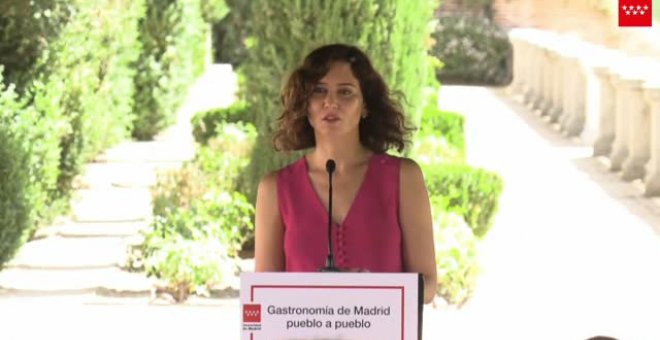 Ayuso: "Veo sorprendente que puedas cambiar de sexo o abortar al margen de tus padres y sin embargo, no puedas optar a becas si tus padres tienen un nivel adquisitivo u otro"