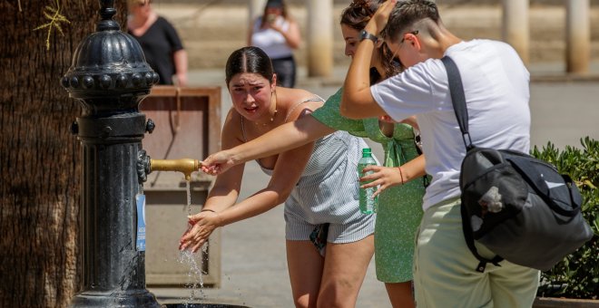 Más de media España sufre el intenso calor y la alerta roja llega a Canarias