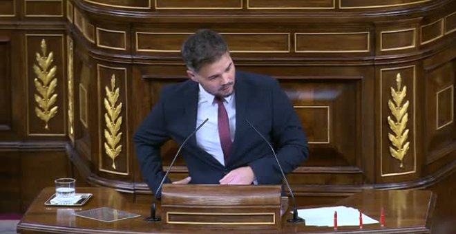 Rufián exhibe en el Congreso tres balas utilizadas por Marruecos para "matar migrantes" en la valla de Melilla